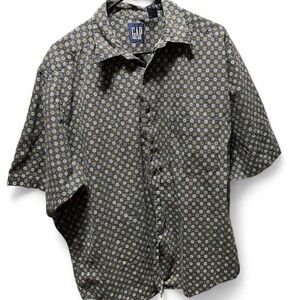GAP Men's Green and White Patterned Button Down Shirt